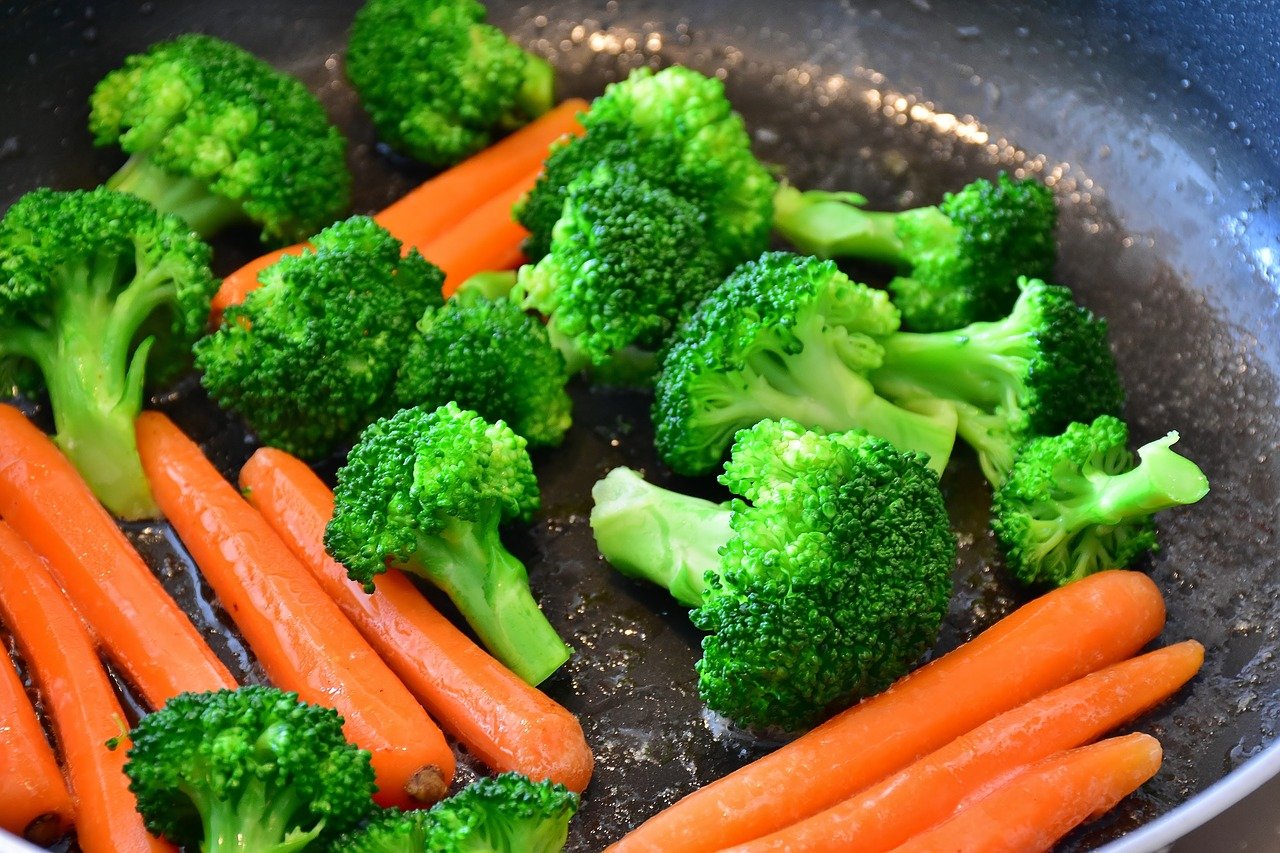 Légumes et carottes : alimentation plébiscitée par les végétariens.
